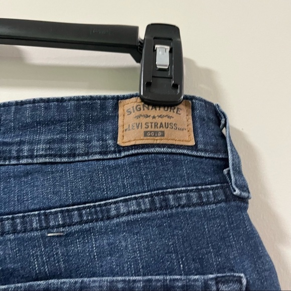 Signature Levi's Blue Jean Women Size 10 Large Women - Picture 4 of 15
